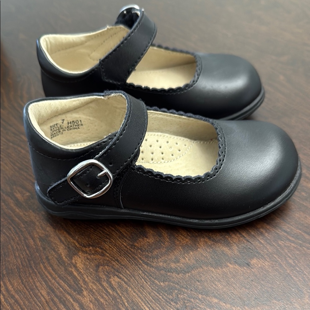 Black and Cream Dress Shoes with Adjustable Strap - Picture 2 of 7